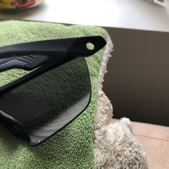 - Sunglasses 🕶️ (Ironman) - Picture 7 of 8